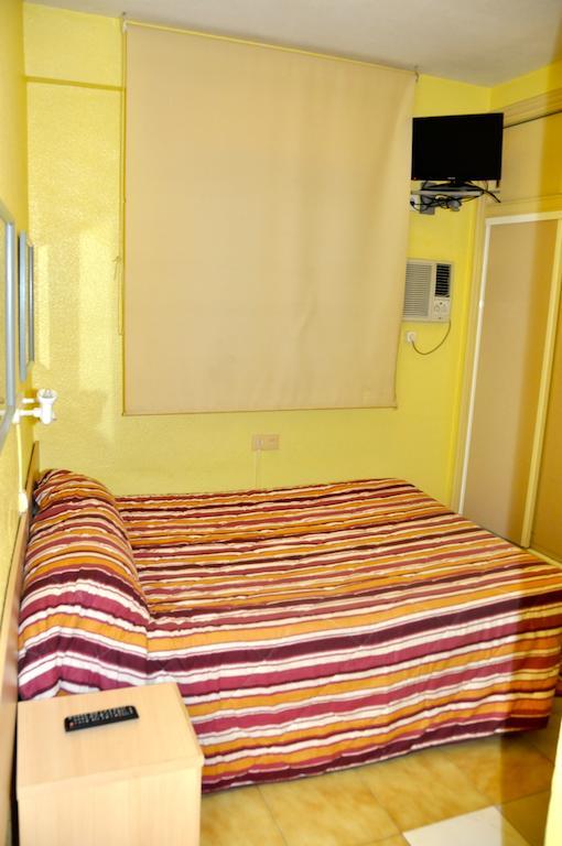 Hostal El Jardin Benidorm Rum bild