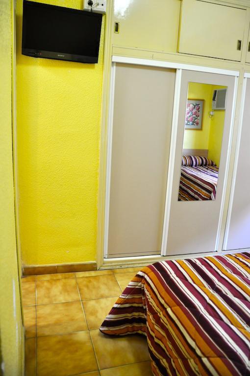 Hostal El Jardin Benidorm Rum bild