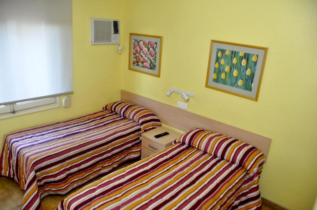 Hostal El Jardin Benidorm Rum bild